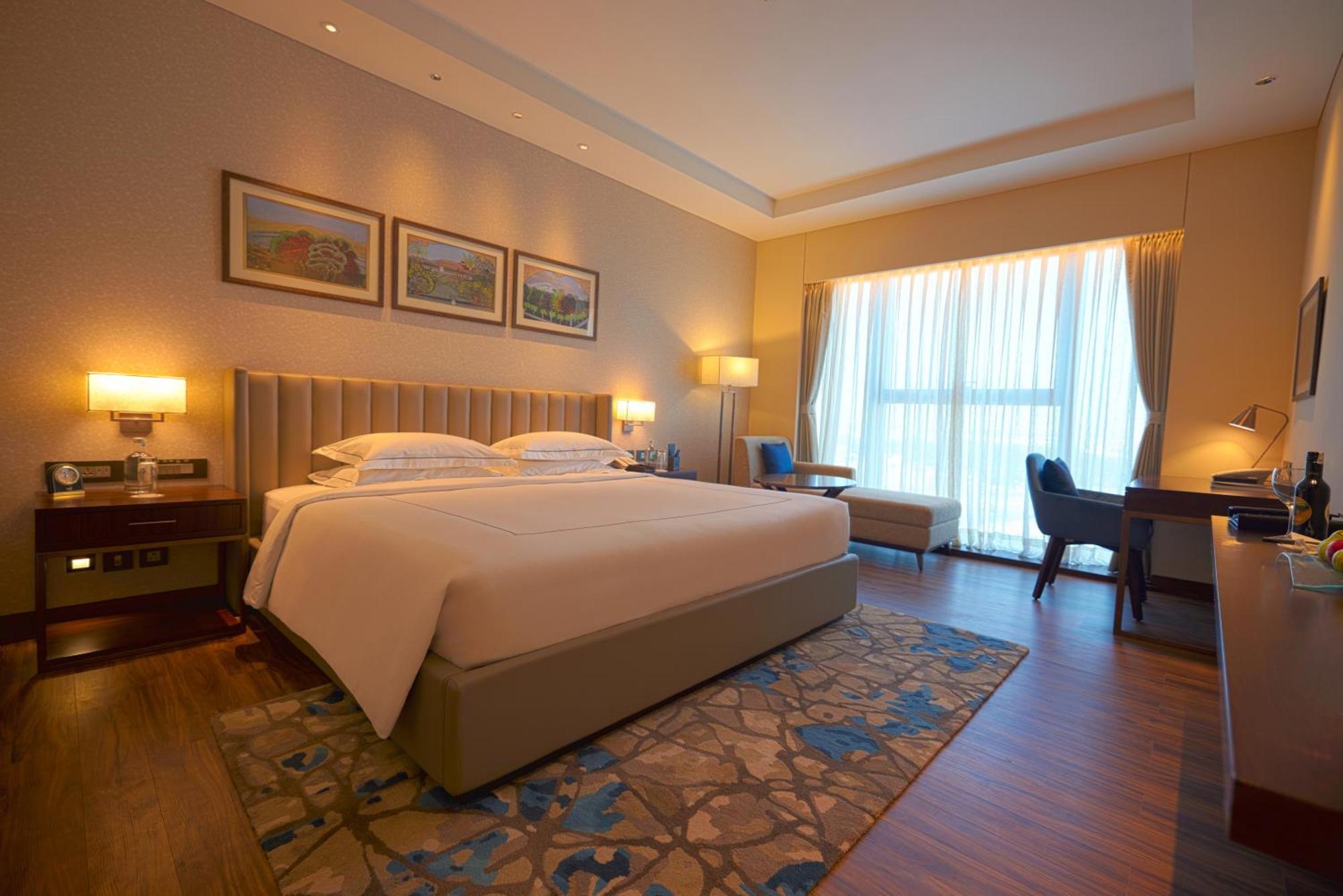 Taj Bangalore Devanahalli Kültér fotó Deluxe Room