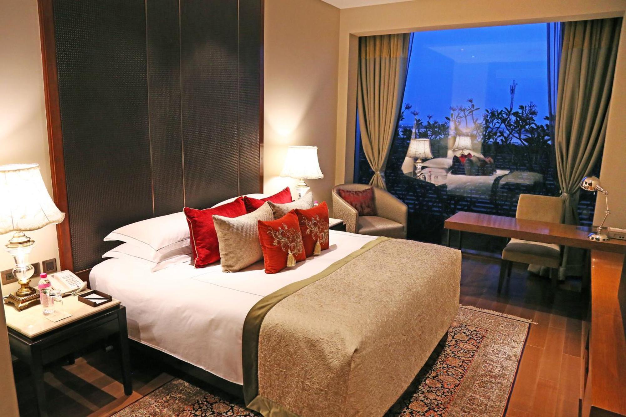 Taj Bangalore Devanahalli Szoba fotó A room at the Taj Mahal Palace