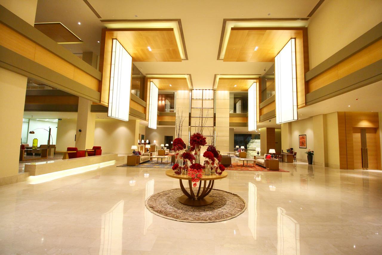 Taj Bangalore Devanahalli Kültér fotó The lobby of the hotel